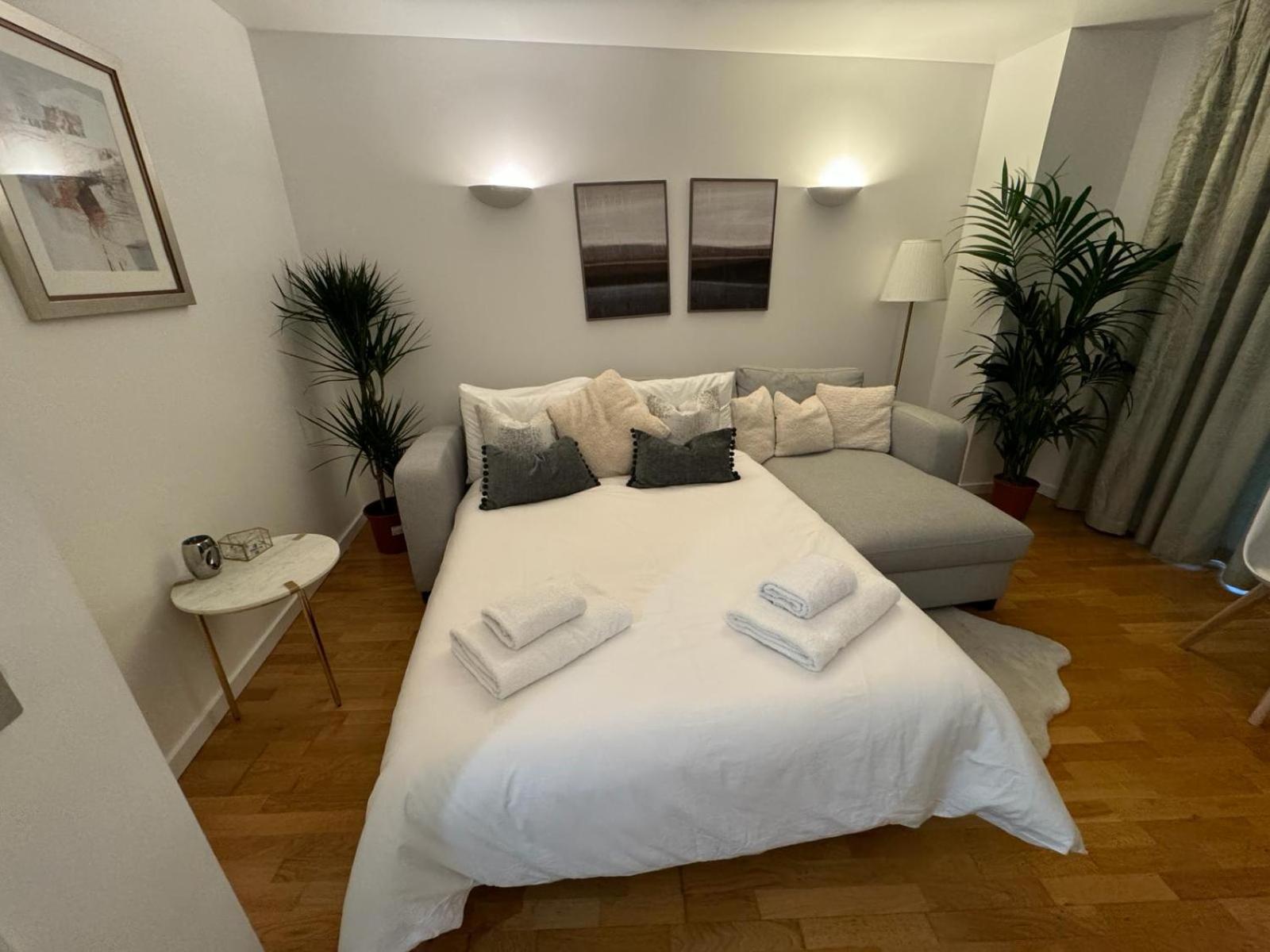 Luxury Apartment In Canary Wharf Londen Buitenkant foto