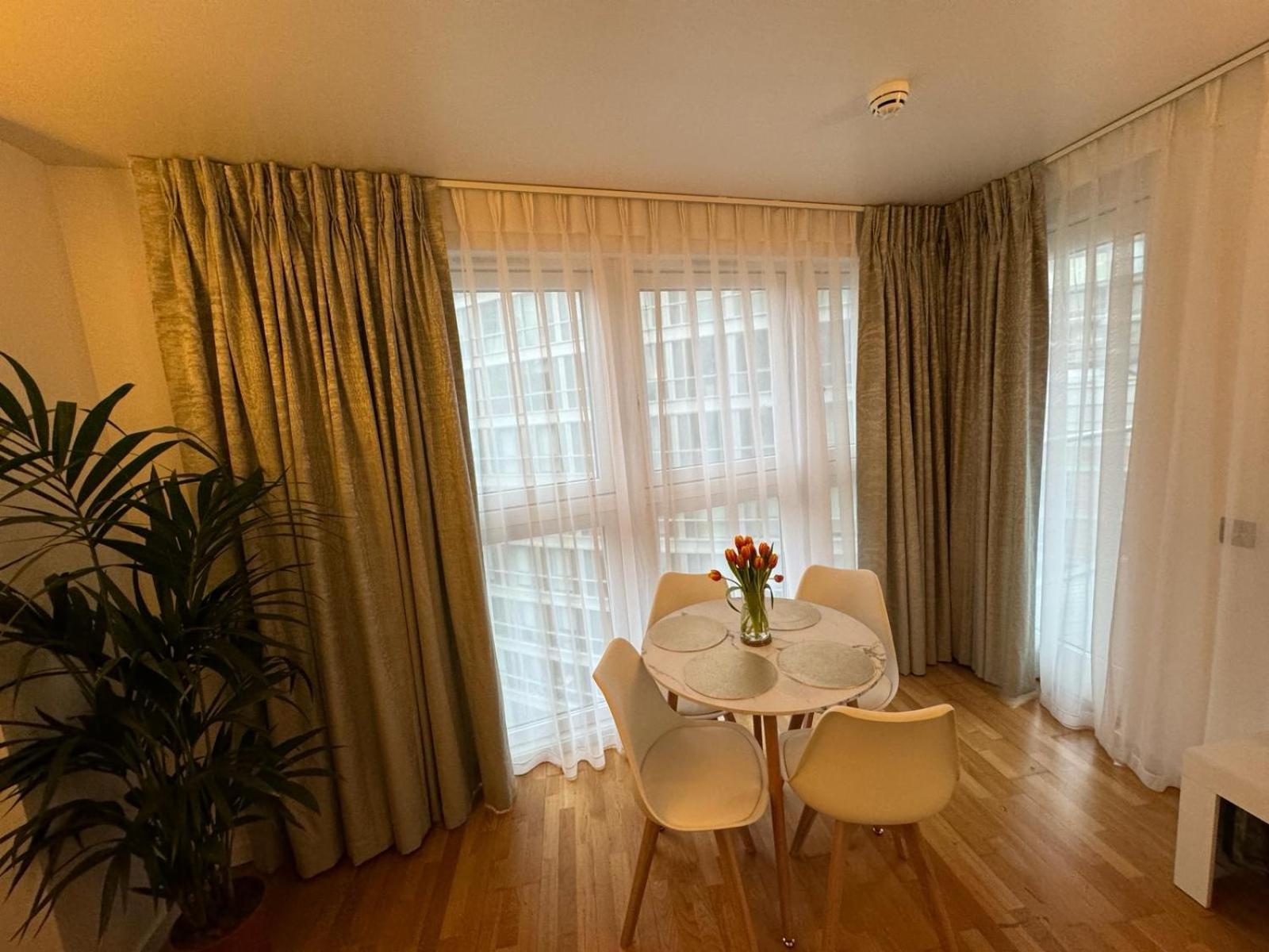 Luxury Apartment In Canary Wharf Londen Buitenkant foto