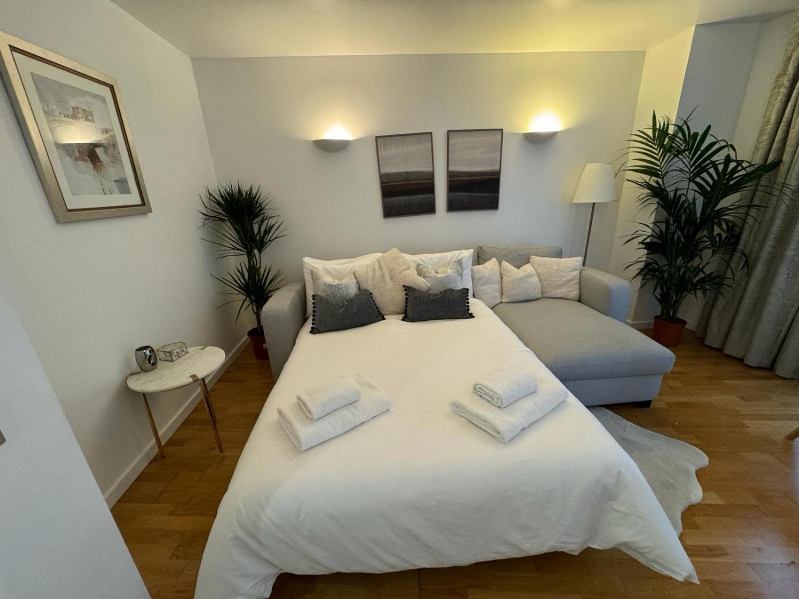 Luxury Apartment In Canary Wharf Londen Buitenkant foto